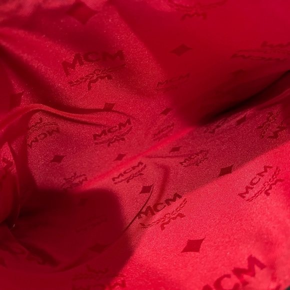 MCM RARE KOREA VOGUE POUCH - Picture 9 of 9